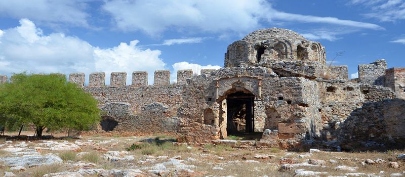 قلعه آلانیا دژی در بر دریای مدیترانه
